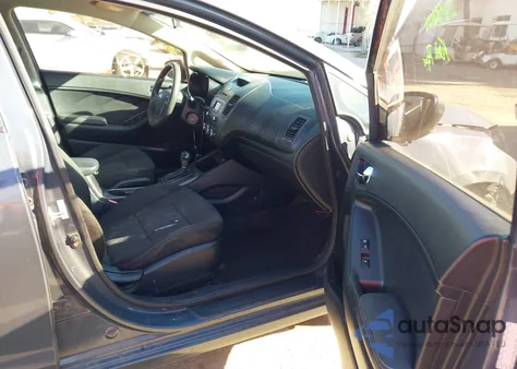 2016 Kia Forte Lx z USA, uszkodzony, nr VIN KNAFK4A68G5555030